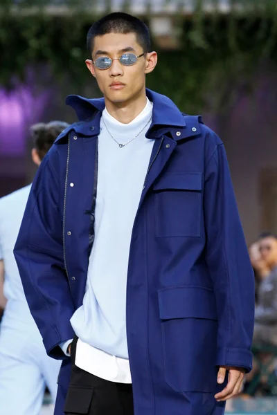 Look 32